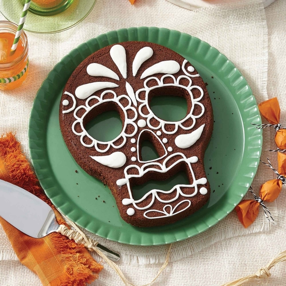 Wilton Skull Shaped Baking Pan - Picture 4 of 6